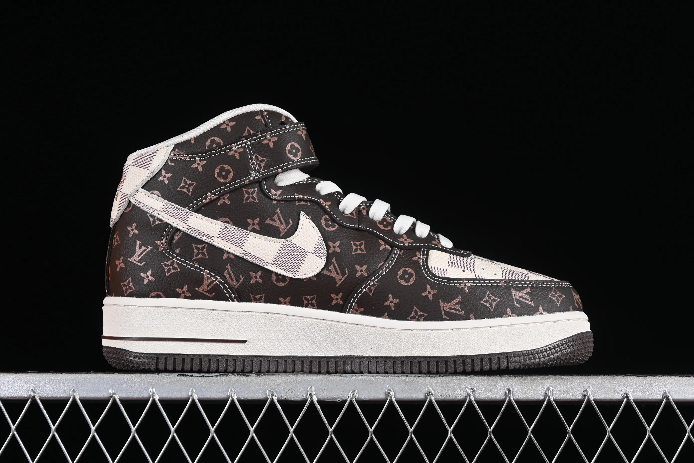 All categories Nk Air Force 1 Air Force series Nk Air Force 1 Mid Air Force mid-top Nk Air Force 1'07 Mid LV joint-classic brown print Air Force 1 mid-top casual sneakers DV0688-200